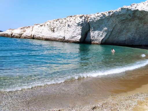 Alogomandra beach