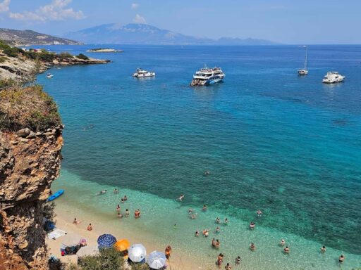 Makris Gialos Beach